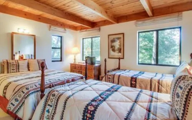 Donner Lake Cedar Lodge