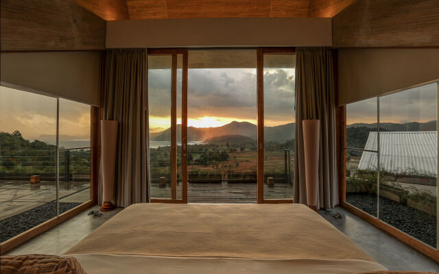 Seven Havens Residence