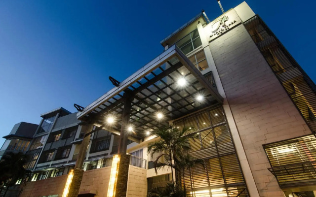 The Avenue Plaza Hotel