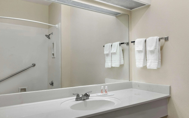 Holiday Inn Express and Suites Sulphur Springs by IHG