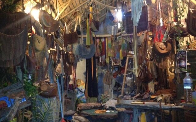 Koh Phi Phi Stones Bar Dorm Rooms & Restaurant