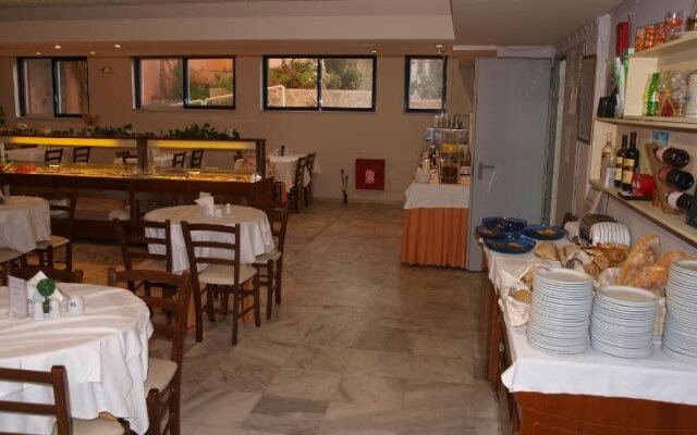 Hotel Haris on the Beach