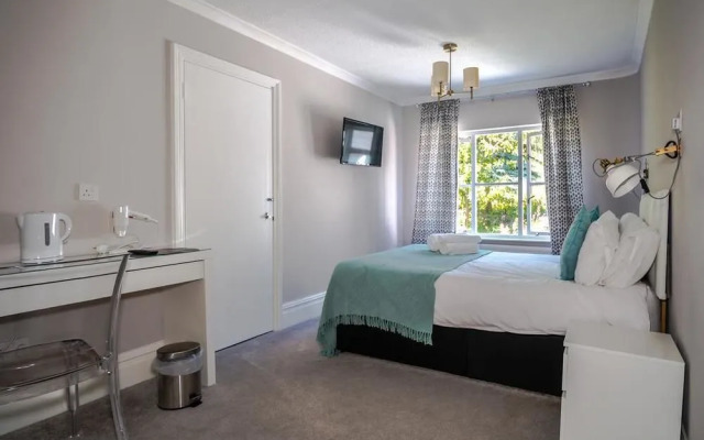 Best Western Mount Sorrel Hotel