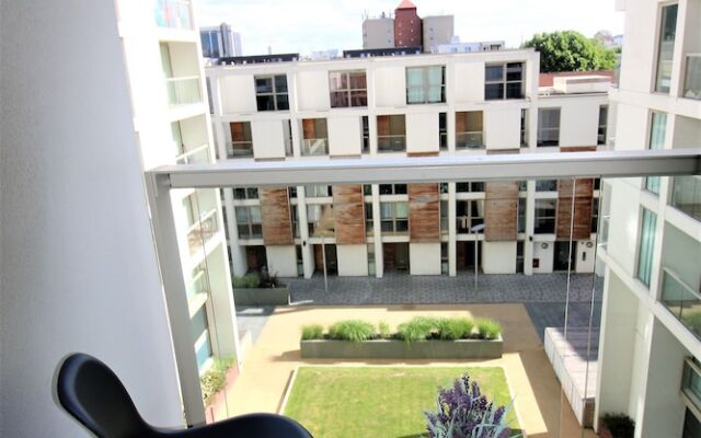 Extravagant Court Apartment