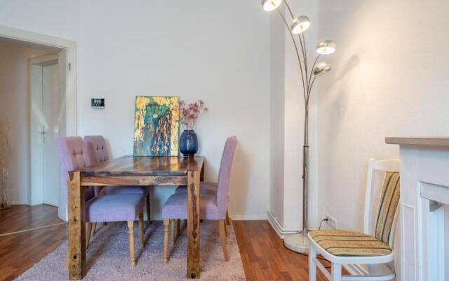 ID 6410 | Private Apartment