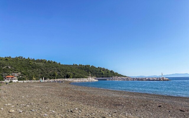 Stunning Apartment in Vasilika Evia With Wifi and 1 Bedrooms