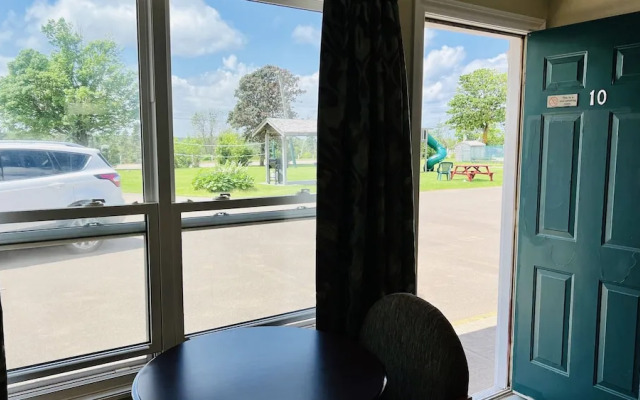 Anne Shirley Motel & Cottages