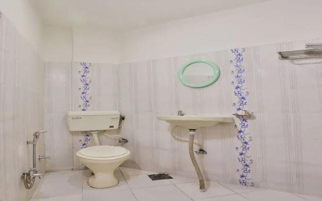 Shreenath by OYO Rooms