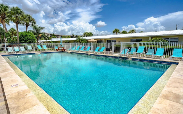 Jamaica Royale Beach View Tower by Beachside Management