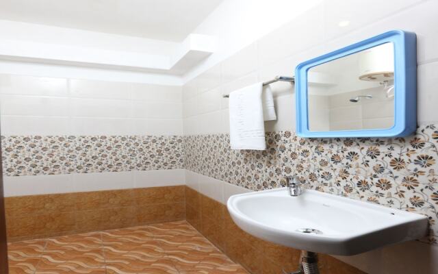 OYO 11582 Villa Triomphe
