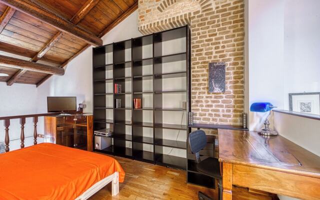 Piazza Maggiore Duplex Apartment
