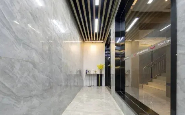 Echarm Hotel (Wuhan Guanggu University Yuan Road Branch)