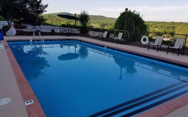 Quality Inn Clinton North