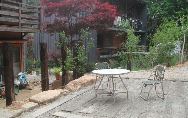 Inn of Amigos Yasuda Pension
