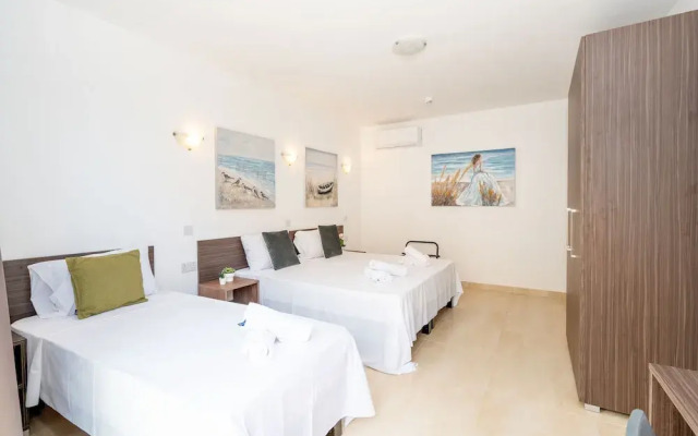 Islet Seafront 1 Bedroom Apartment