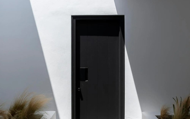 CUBIC Mykonos Seafront Design Suites