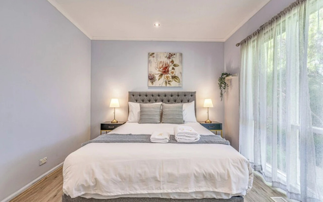 StayAU Gorgeous 5BR BBQ Home Geelong