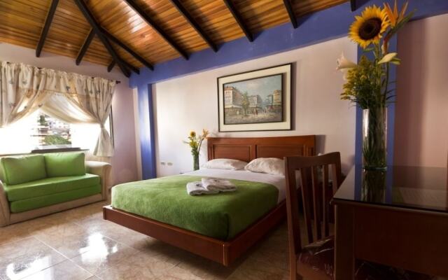 Mon Cricket Hotel