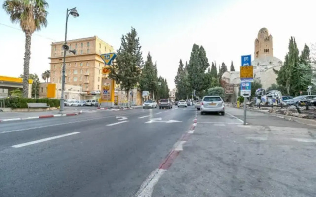 Private House 5 BDR In Mamilla up to 12 People !