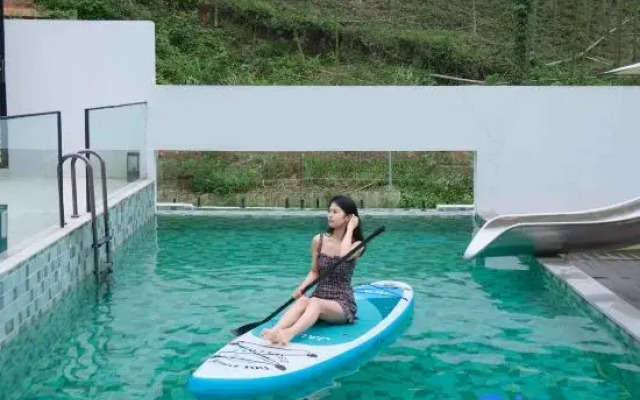 Fuyao Wild Luxury · Designer Pool Resort
