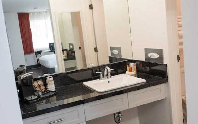 Carson Valley Motor Lodge & Suites