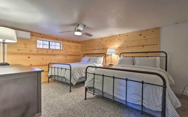 Deck, Games & Fire Pit: Modern Pine Cabin!