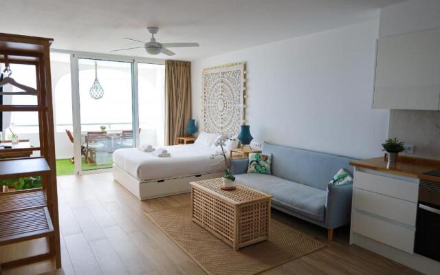 Cosy Sea View Studio FREE WIFI
