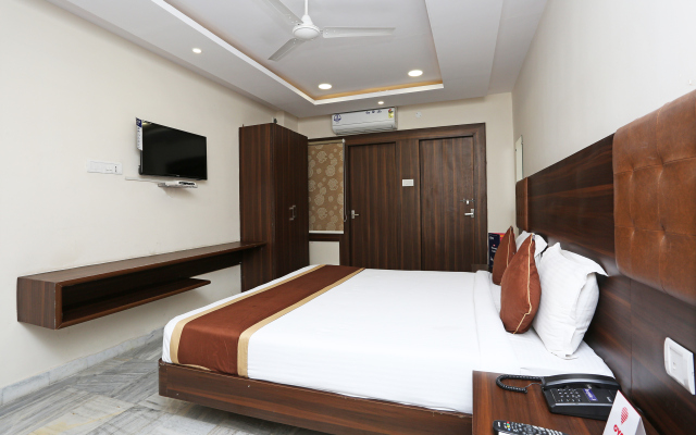 OYO 6651 Hotel Srujana Stay Inn