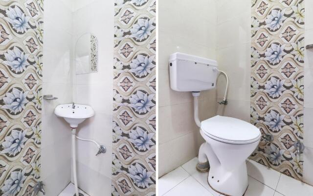 OYO 69930 Hotel Kanha Dham