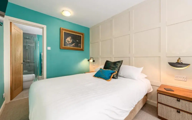 The Red Admiral Hotel