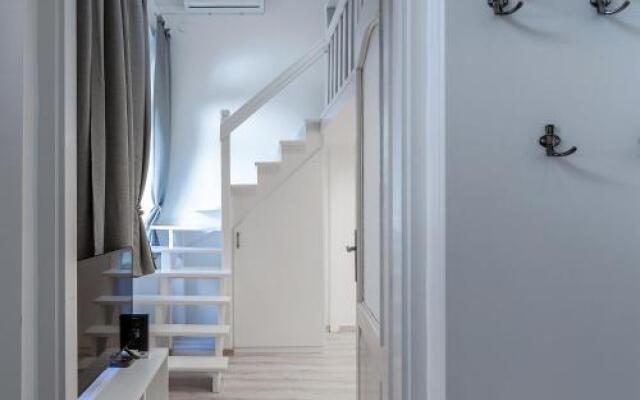 Goldcentral Apartment