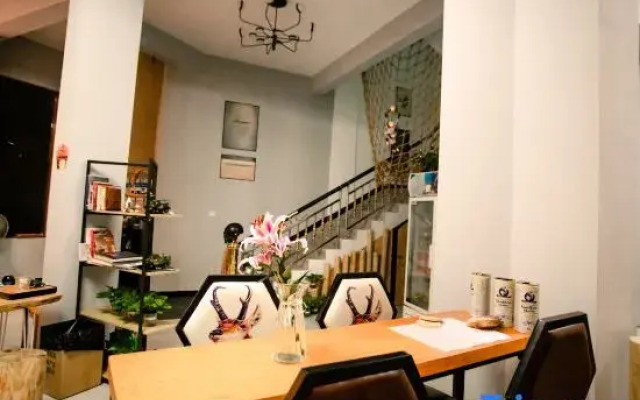 Like Year of Time Flow · Yunqi Homestay