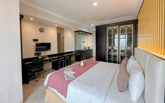 Lavish And Comfy Look Studio At Grand Sungkono Lagoon Apartment