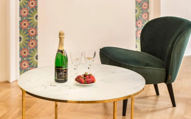 Downtown Designer apartment Karlin