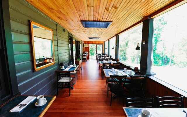 Rainbow Mountain Resort