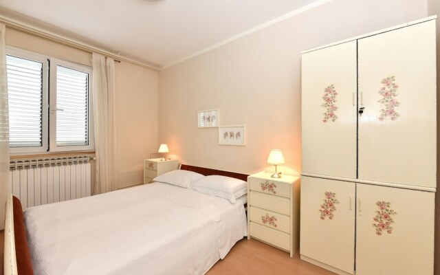 Apartment Mirjana