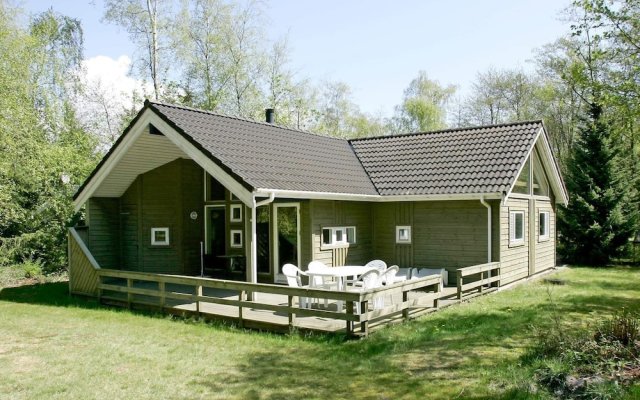 Cozy Holiday Home in Aakirkeby near Beach