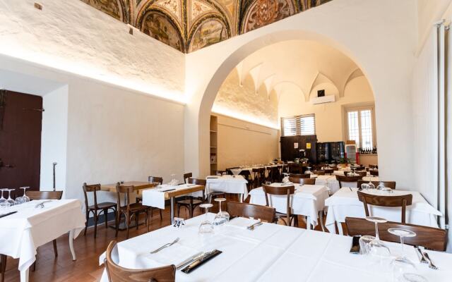 Bonacolsi Collection , Mantegna Hotels