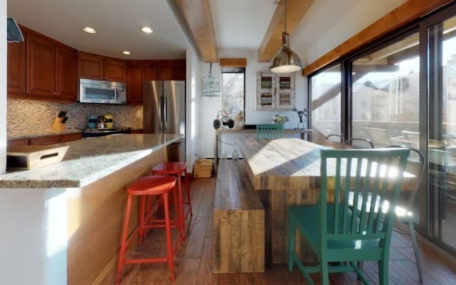 Landmark Condos 2 Bedroom in Lionshead Village