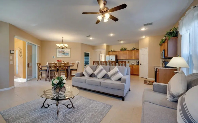 12 Mi to Disney + Private Pool: Watersong Getaway