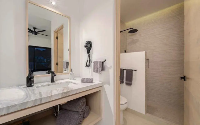 605 Tower Downtown Cabo