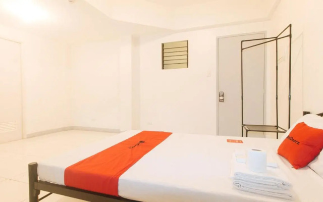 RedDoorz @ The Vjour Hotel Makati