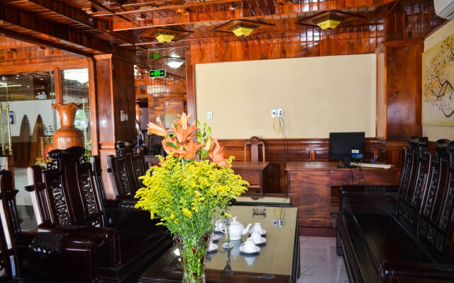 San San Hotel