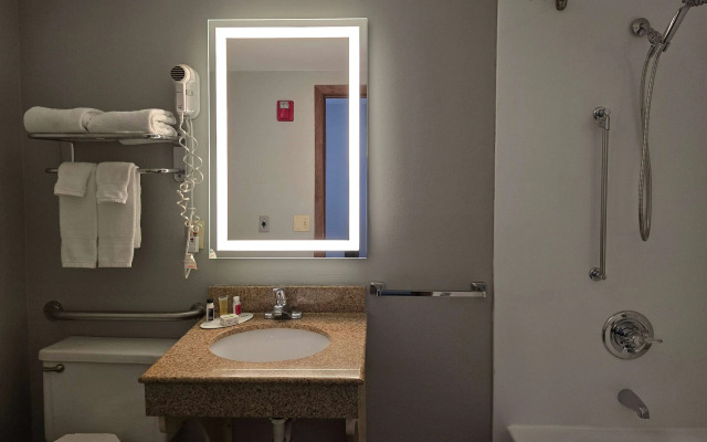 AmericInn by Wyndham Beloit