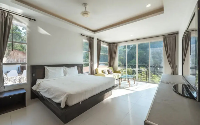 Calm and Spacious Studio View 1