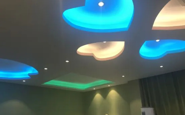 Tonghai Yunshang Impression Theme Hotel