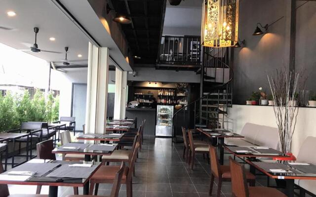 The BEACH CHA AM Suites