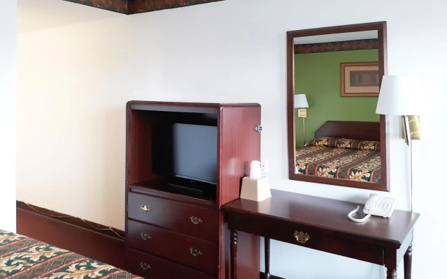 OYO Hotel Kings at Clovis