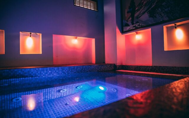 Himalayan Suite Hotel