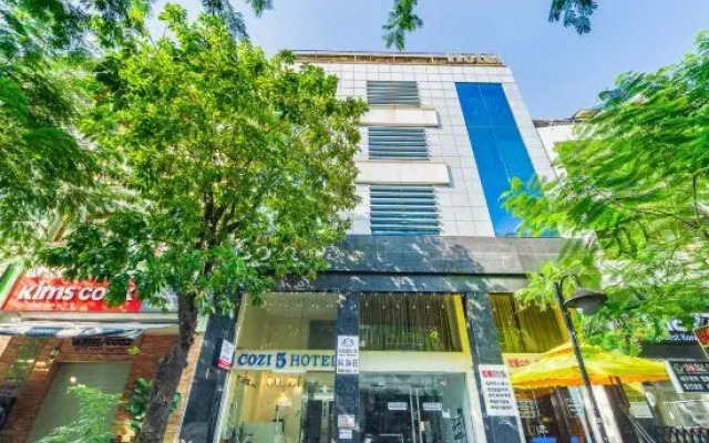 Collection O Cozy 5 Hotel - Near SECC